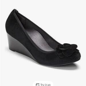 Vionic Hayes Black Suede Wedge